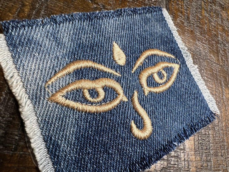 ANCIENT Eyes SOULE PATCH art Bleached blue Denim Iron On patch 4 X 3 Egyptian Face embroidered patchwork ironons patches sewn decal Appliques & Patches