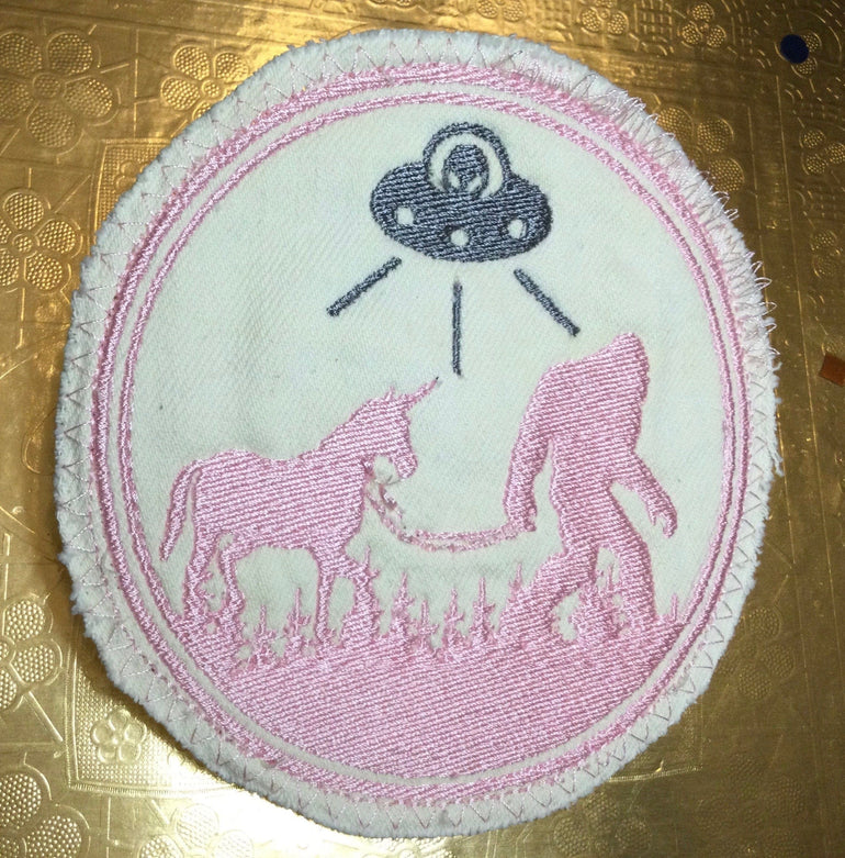 BELIEVE round White Denim Iron On Patch Pocket BIGFOOT Unicorn UFO pink and silver on white 5 inch Appliques & Patches