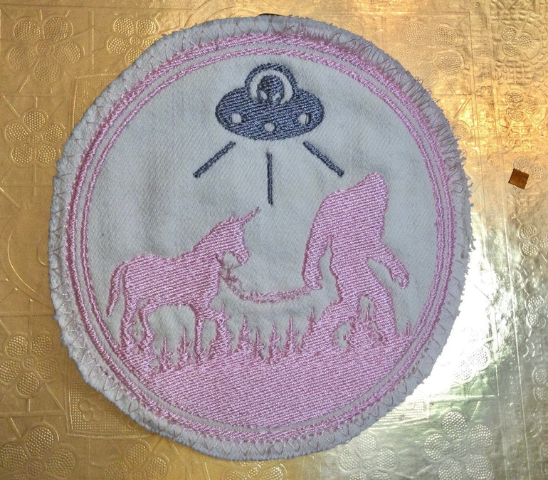 BELIEVE round White Denim Iron On Patch Pocket BIGFOOT Unicorn UFO pink and silver on white 5 inch Appliques & Patches