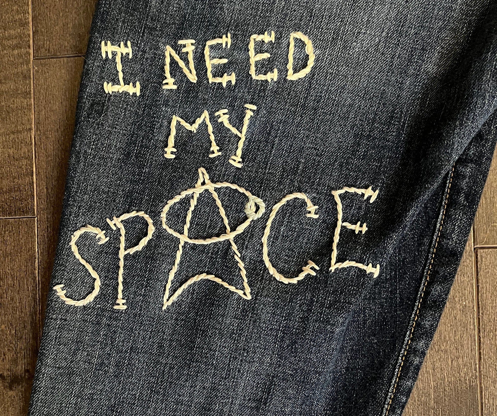I Need My Space Jeans JOE&#39;S Jeans Appliques Patched Ladies Size 30 SPACE Aliens Planets ROCKETS Hand Embroidery Ripped Cuffed Pants
