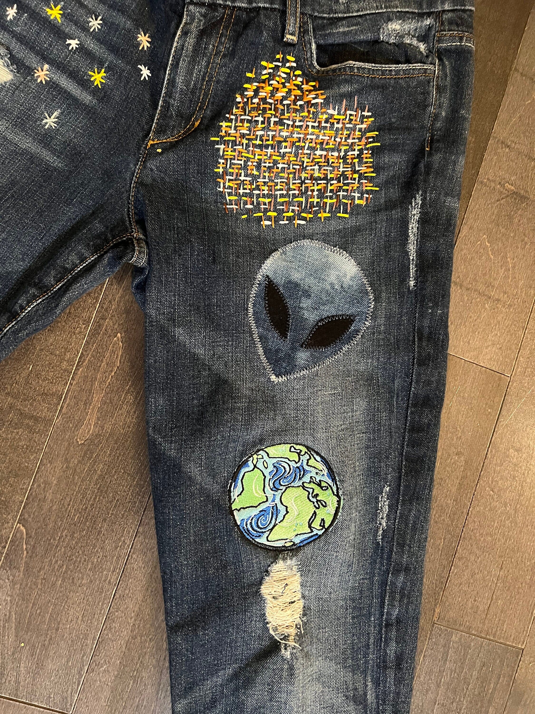 I Need My Space Jeans JOE&#39;S Jeans Appliques Patched Ladies Size 30 SPACE Aliens Planets ROCKETS Hand Embroidery Ripped Cuffed Pants