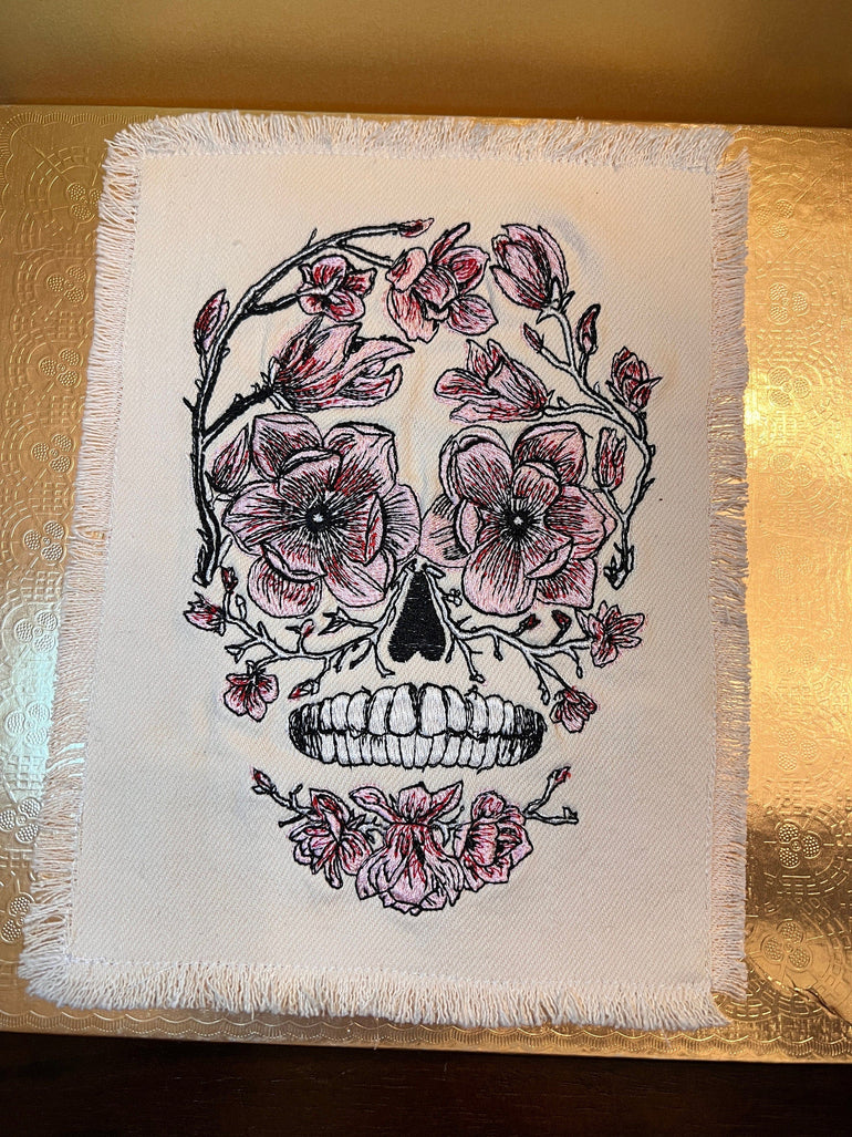 Sugar SKULL Head Pink Flowers Large SOULE PATCH art Iron On patch 8 X 6 black embroidered Decal White Denim Fringed Fray edges handmade Appliques & Patches