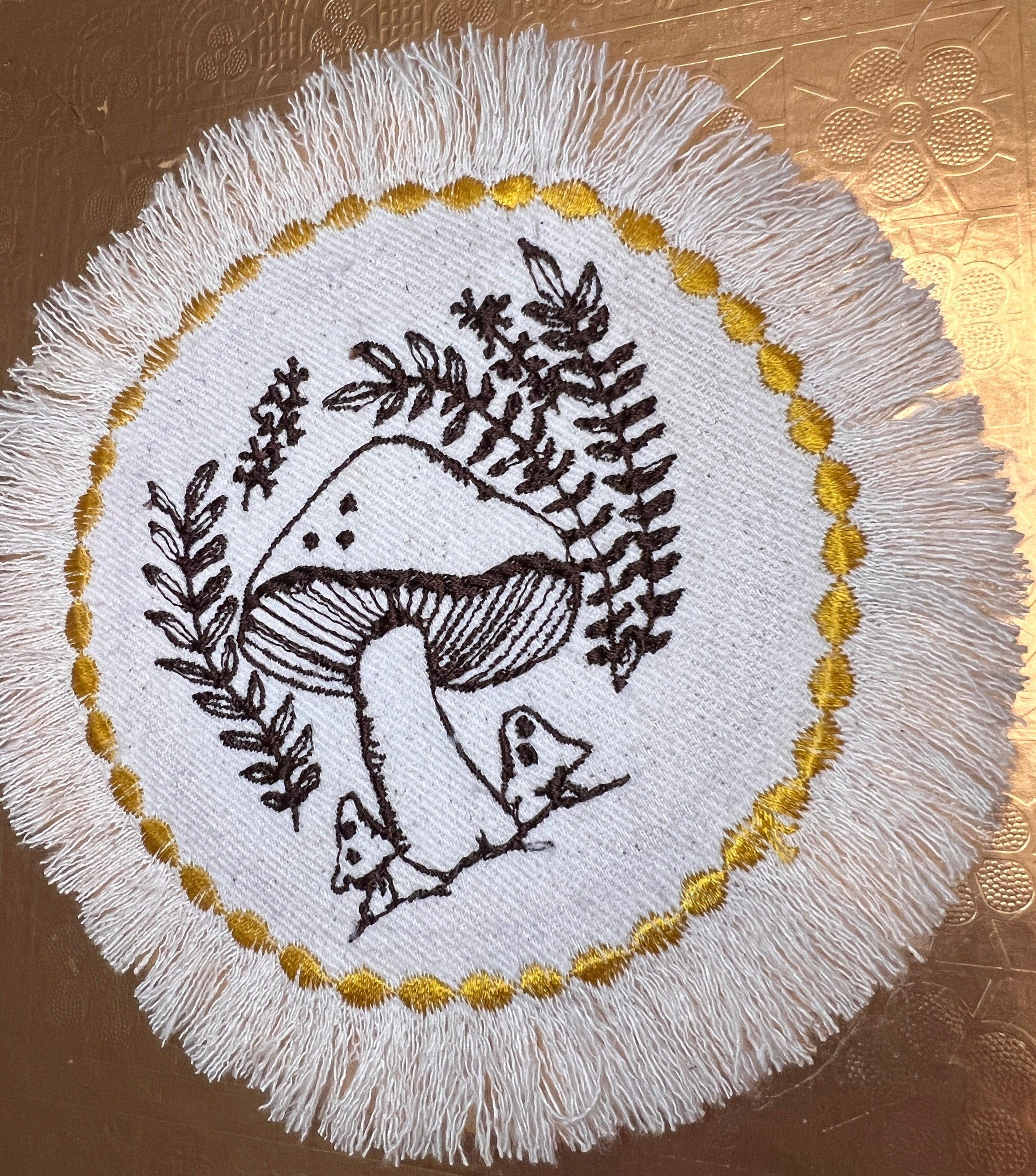 MUSHROOMS Round PATCH fringed border art Natural Beige Denim Iron On patch 5.5 little hippie magic mushy embroidered Decal pin frayed sewn Appliques & Patches