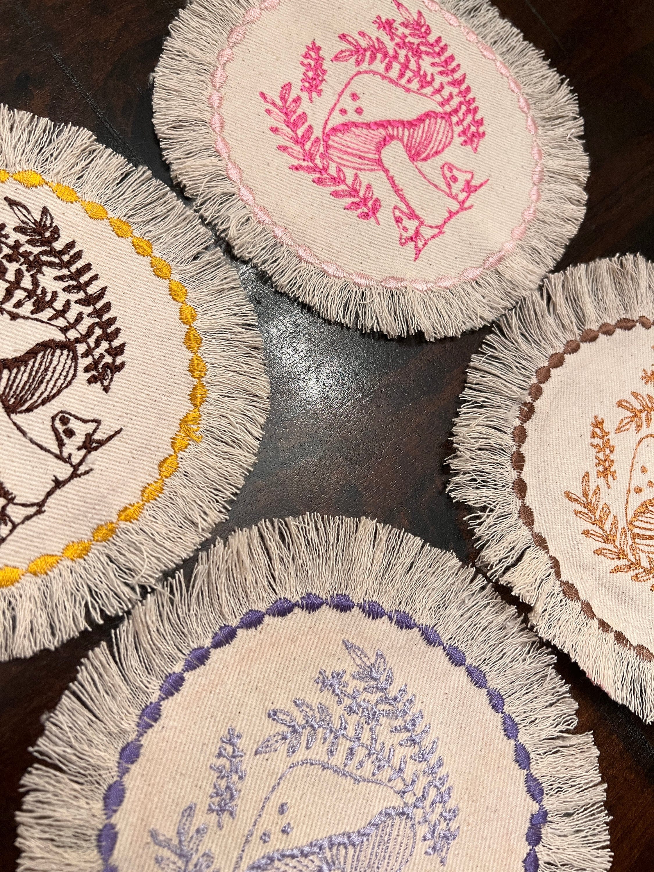 MUSHROOMS Round PATCH fringed border art Natural Beige Denim Iron On patch 5.5 little hippie magic mushy embroidered Decal pin frayed sewn Appliques & Patches