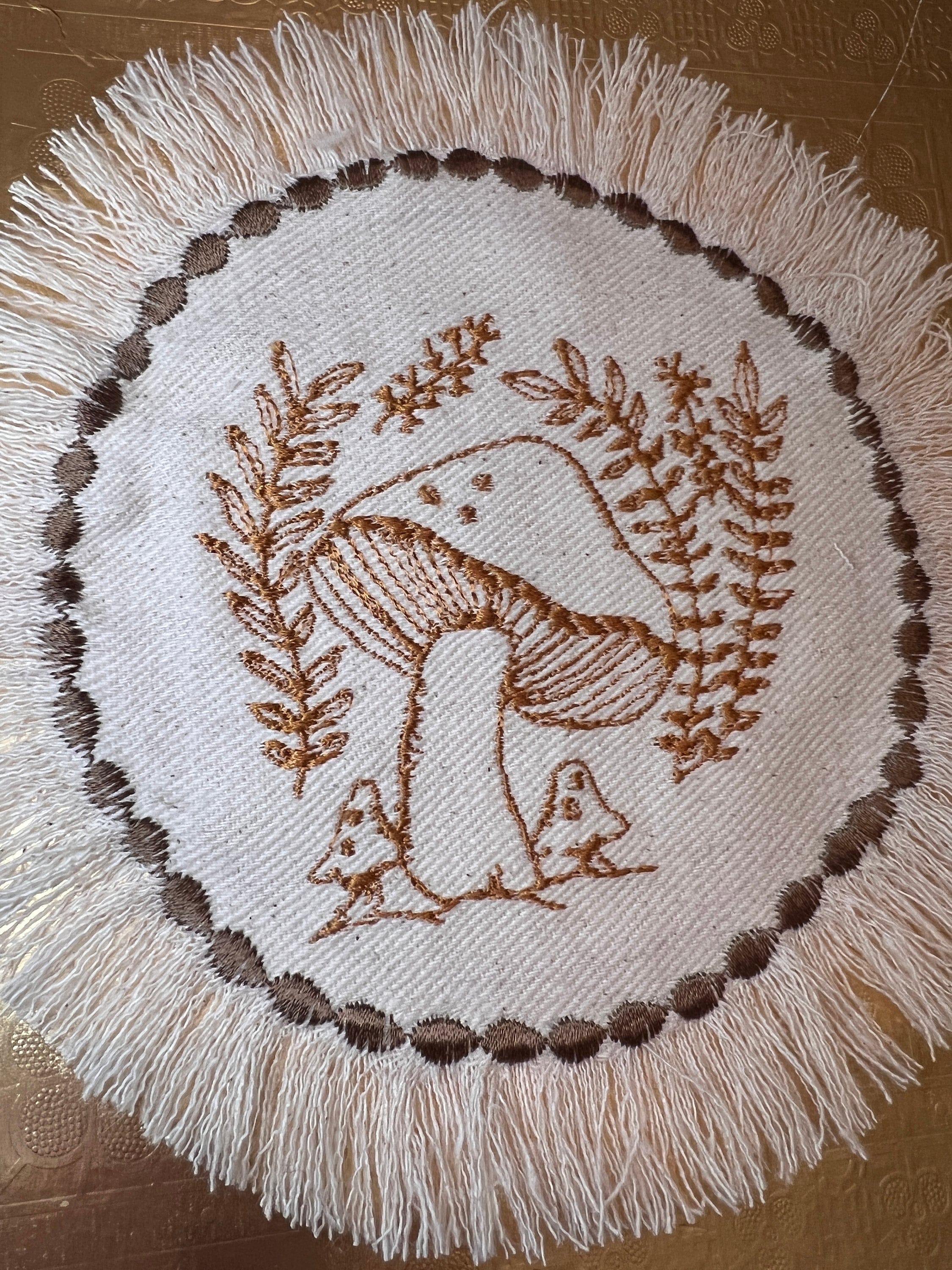 MUSHROOMS Round PATCH fringed border art Natural Beige Denim Iron On patch 5.5 little hippie magic mushy embroidered Decal pin frayed sewn Appliques & Patches