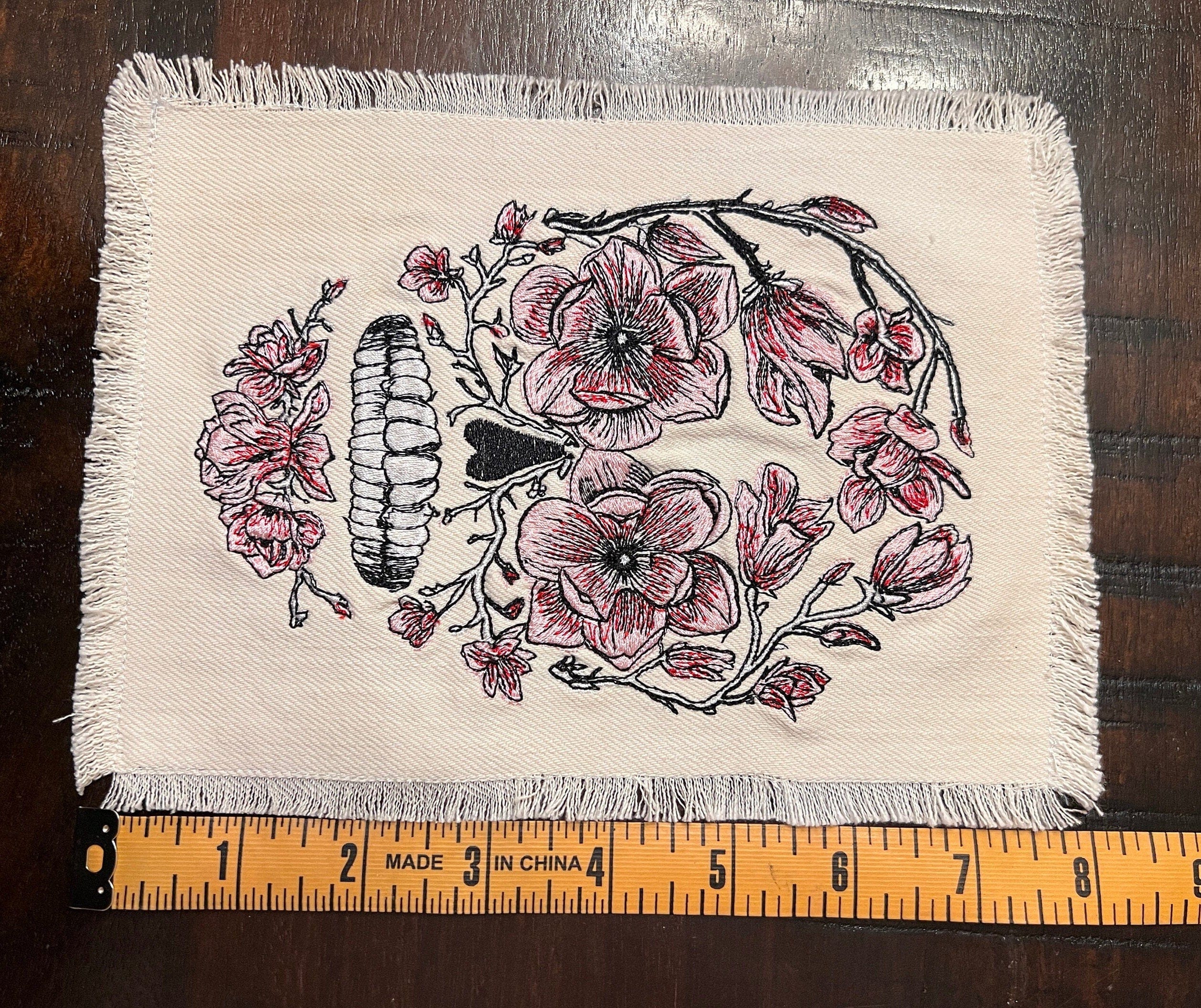 Sugar SKULL Head Pink Flowers Large SOULE PATCH art Iron On patch 8 X 6 black embroidered Decal White Denim Fringed Fray edges handmade Appliques & Patches