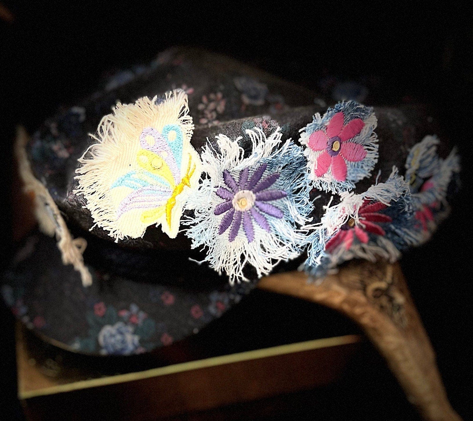 White & Purple FLOWER fringe Pin DECAL tie tack Handmade Embroidered Bleached Denim Frayed Lapel Patch Pin art iron on unique ironon posie